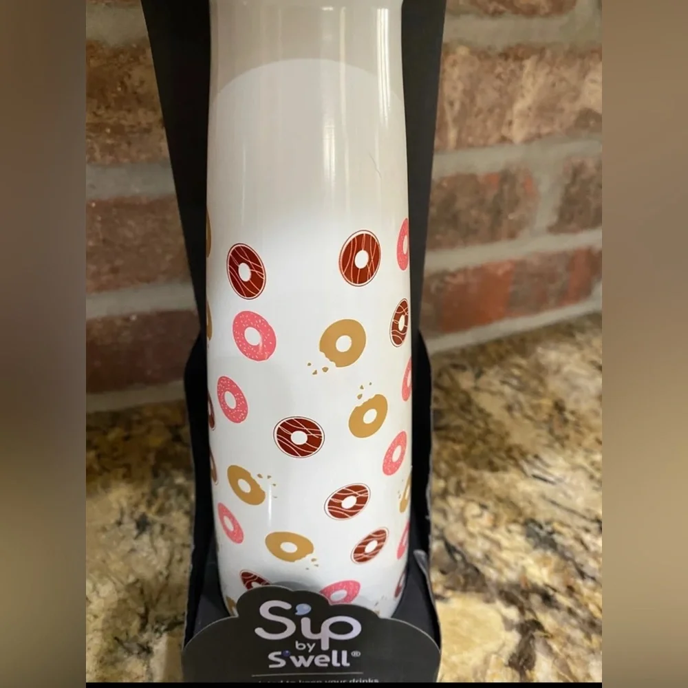 Sip by swell Doughnut print insulated  15oz  Water Bottle Brand new never used